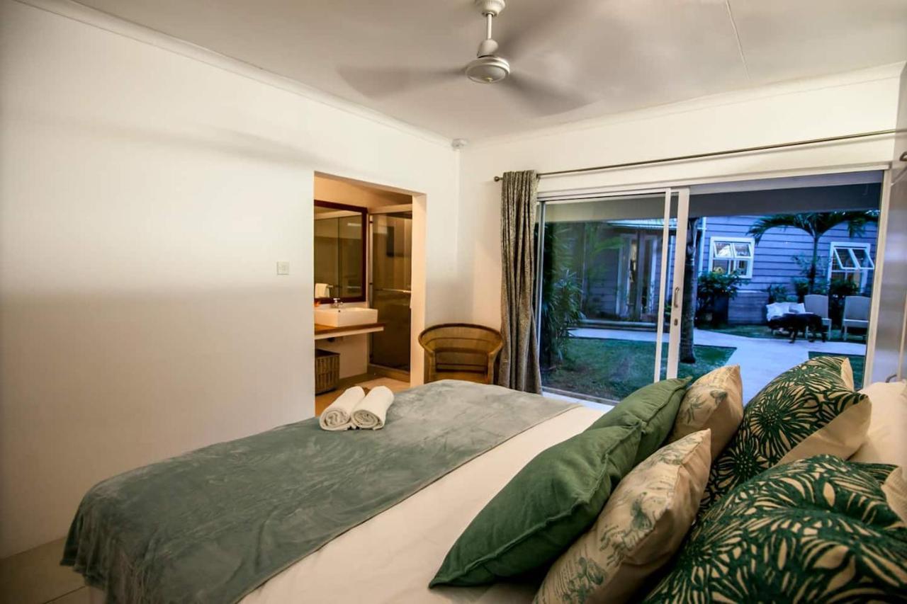 Red Coconut Self-Catering Apartment Baie Lazare  Luaran gambar